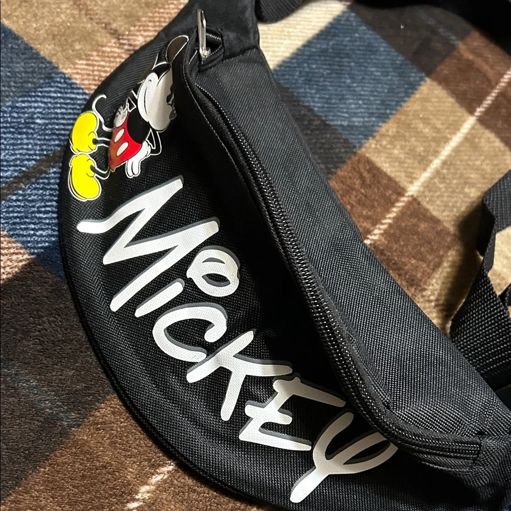 Disney Mickey Mouse Black Waist Bag givie - Picture 6 of 9